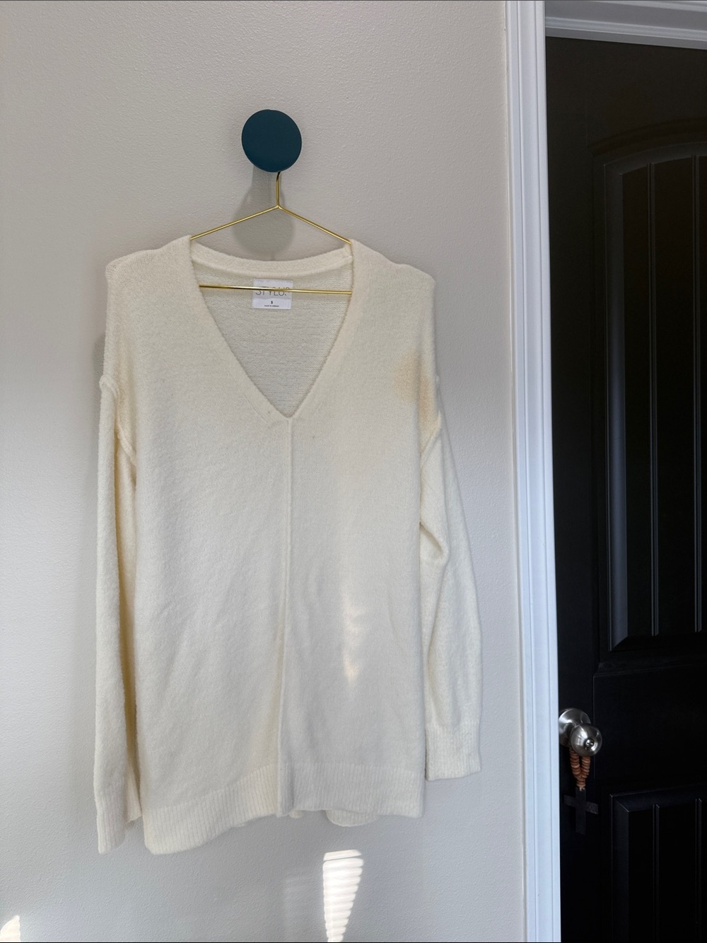 STYLUS Cream V-Neck Women's Sweater
